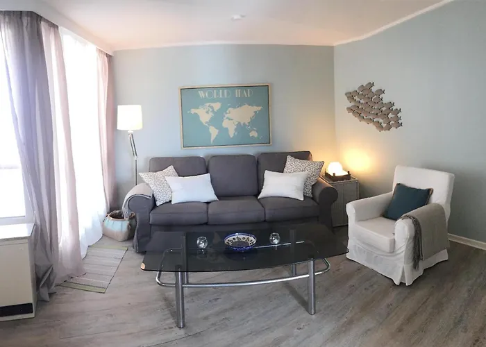 Mon 27 - Montemare - Teilmeerblick * Scharbeutz